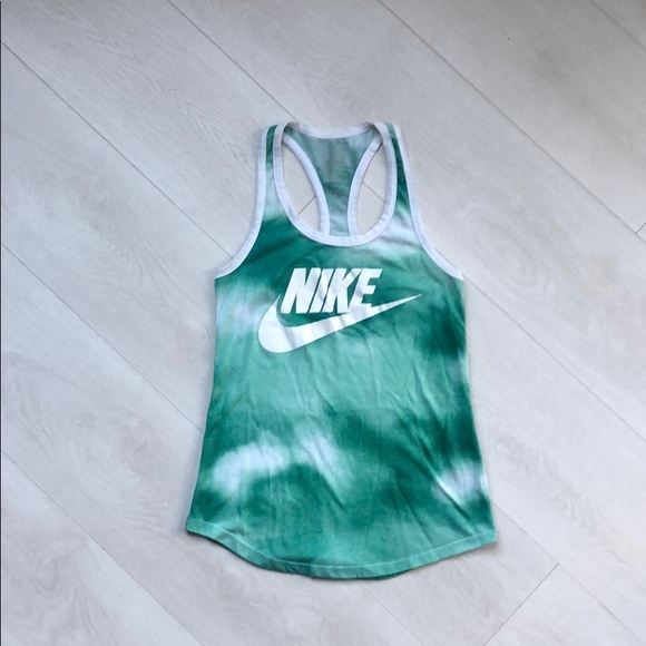 $13 or 3 for$26 Nike Tank- XS - Picture 1 of 4